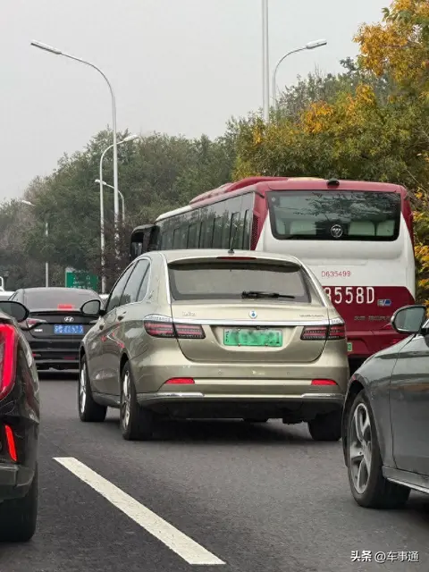 新能源车不再难选？2025年或成关键转折点，买车该等还是上车？