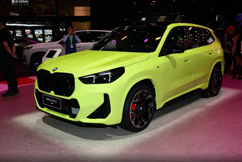 25款宝马X1上市，终端优惠超12万，日常家用低功版就够用了