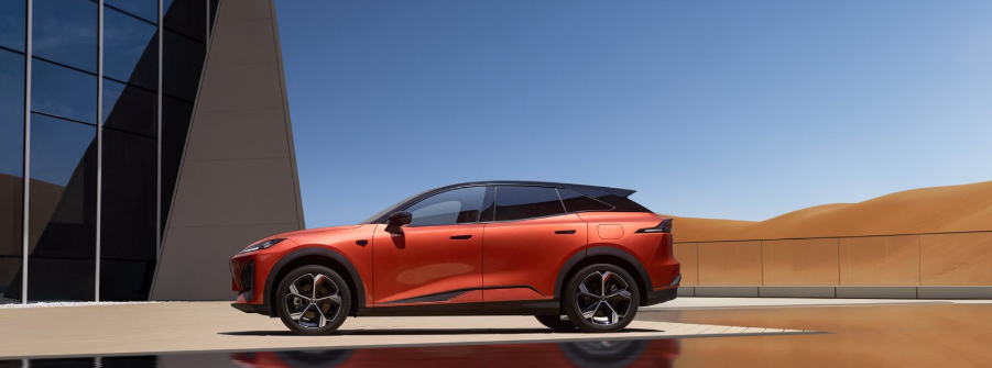 全新深蓝S07亮相成都车展，重塑科技智能中型SUV新标杆