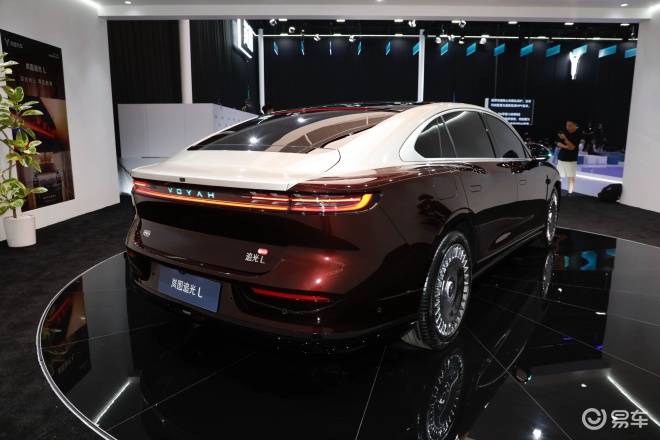 岚图追光L开启预订 将搭载华为乾崑智能辅助驾驶