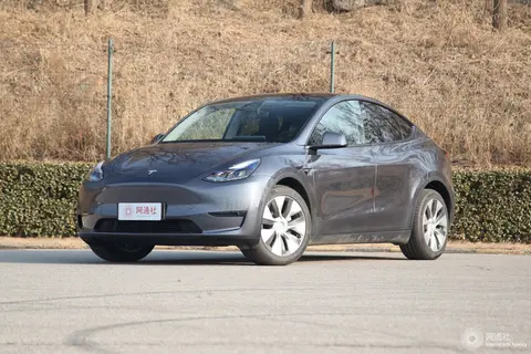 特斯拉推新软件技术，旧款AI3硬件车辆也能升级FSD