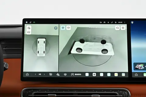 新年换新车，红旗 HS6 PHEV：体面实用的家庭出行好选择